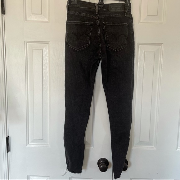 Ripped black 721 Levi jeans - Picture 4 of 5